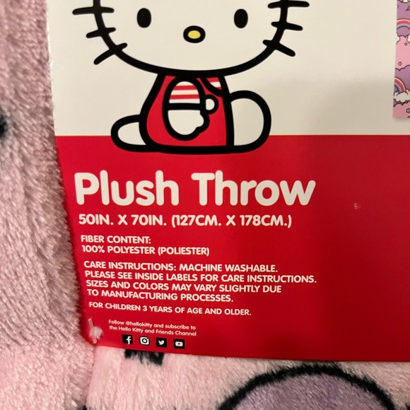 *NEW* Hello Kitty Purple Pink Striped Rainbow Blanket. - Picture 4 of 4